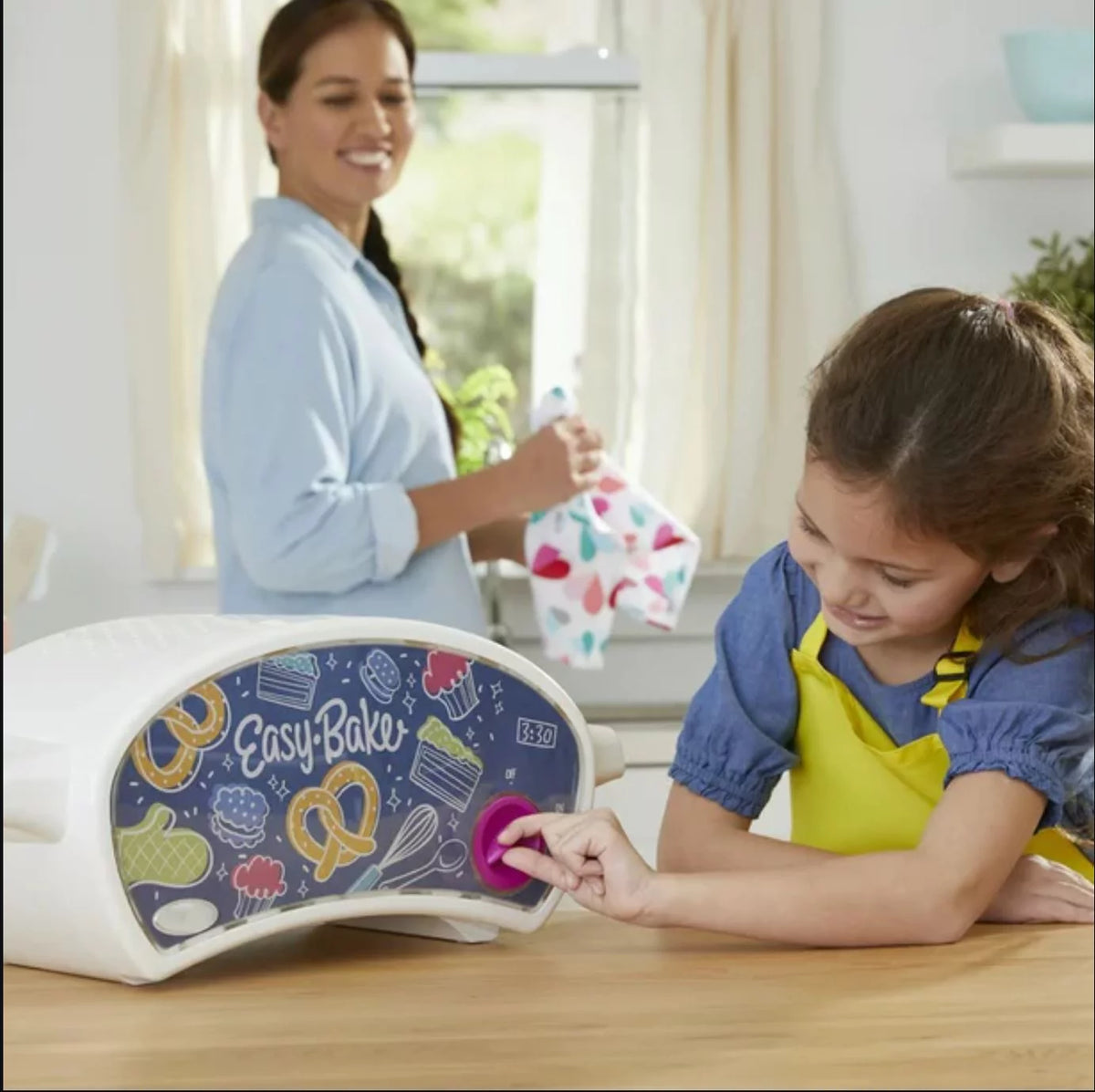 Easy Bake Oven Set with Baking Accessories - 4 Refill mixes (Red Velvet Strawberry Cupcakes, Donut, Pizza and Whoopie Pies), Unicorn Sprinkles Q211