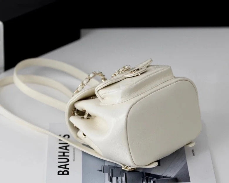 White Backpack Y85442